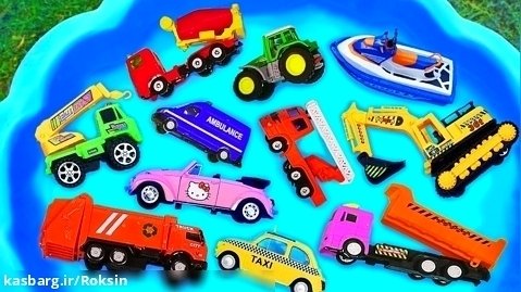 ماشین های پلاستیکی :: برنامه آموزشی با وسایل نقلیه اسباب بازی :: کودک سرگرمی