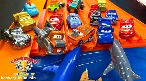 بازی و سرگرمی با ماشین پلاستیکی و رنگی :: اسباب بازی کودکانه :: مک کویین