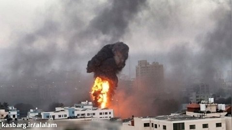 لحظه منفجر کردن مدرسه آنروا در غزه توسط نظامیان اشغالگر
