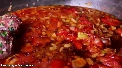 پخت نان محلی و کباب تابه ای متفاوت به سبک دو زوج غارنشین افغانستانی