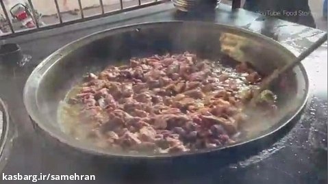 غذای خیابانی در ازبکستان؛ پخت 300 کیلوگرم پلو ازبکی با گوشت